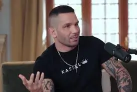 Charla con Adri Kastel revela secretos como emprendedor online